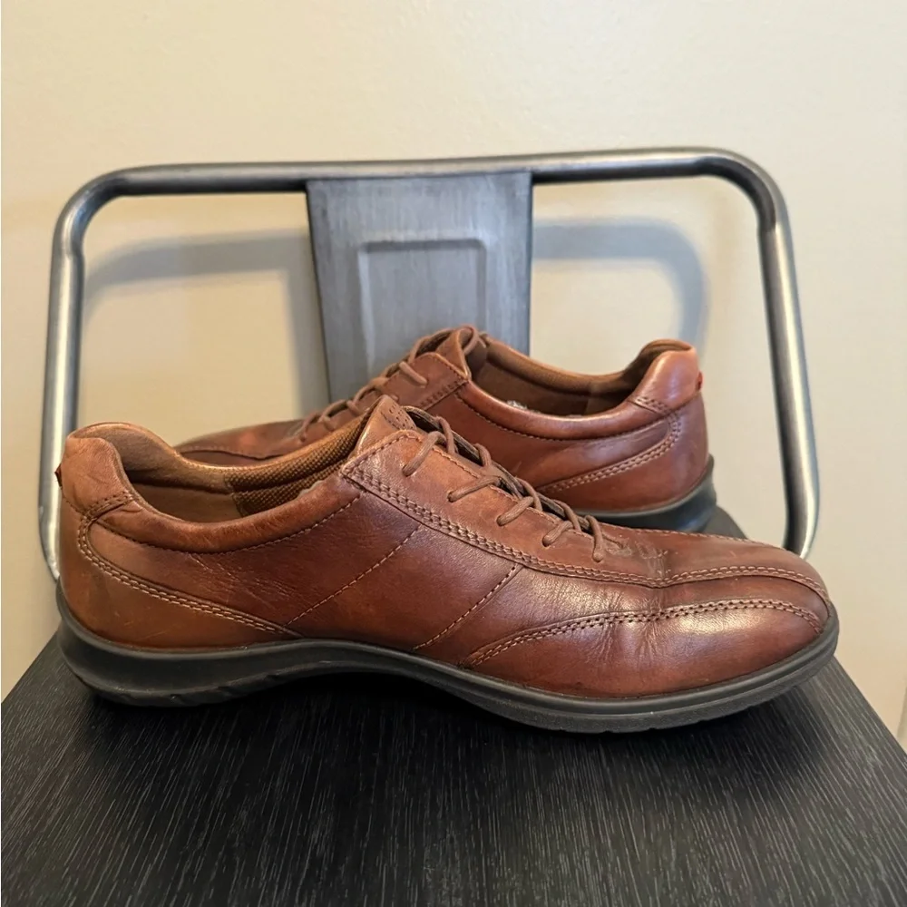 ECCO Women’s Brown Leather Leather Lace-Up Comfort Shoes – Size 39 / 8–8.5